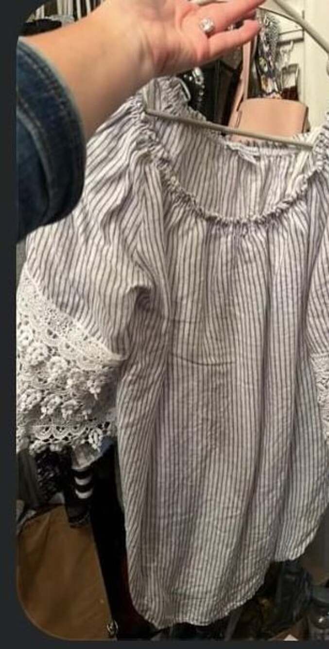 Saks Fifth Avenue Linen Top Size L Striped Lace Sleeve Off The Shoulder
